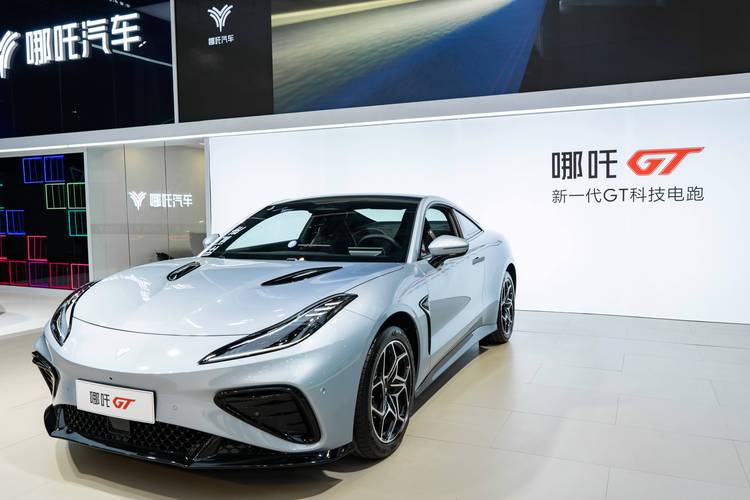 深圳宝安区启妙冠企业管理咨询哪吒汽车在智能汽车领域的表现，领途汽车在新能源汽车市场中的影响力